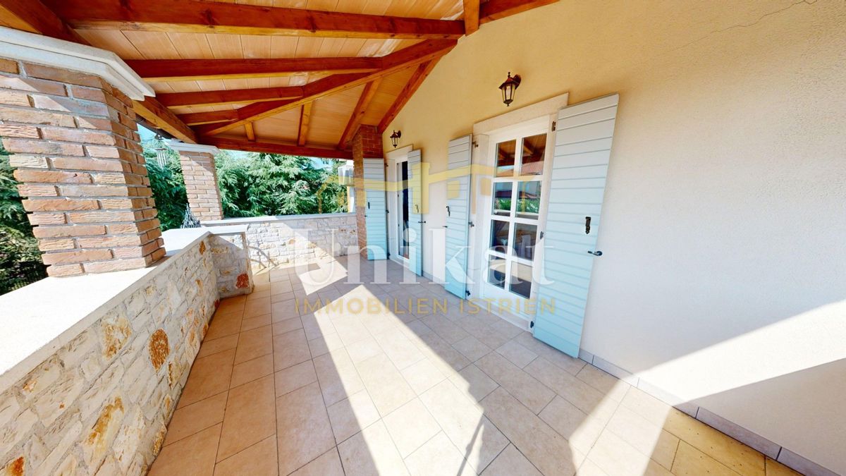 Dvojna kuća con piscina in stile istriano